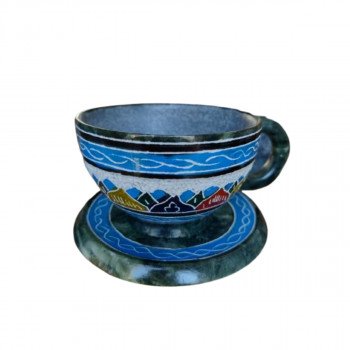 Xícara de chá de pedra sabão com pires decorada